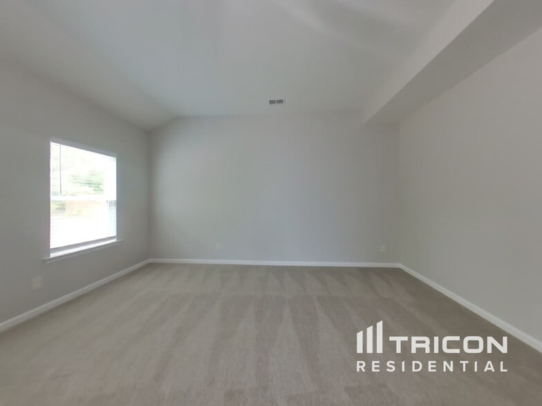 Building Photo - 91 Brooks Cir