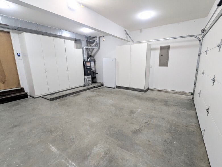 Building Photo - 4137 23rd Ave SW