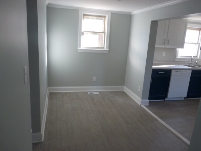 Building Photo - 105 Francis St