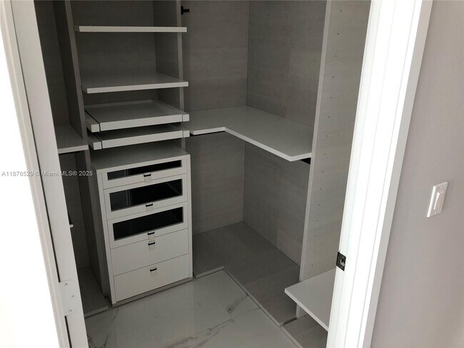 Building Photo - 300 Sunny Isles Blvd