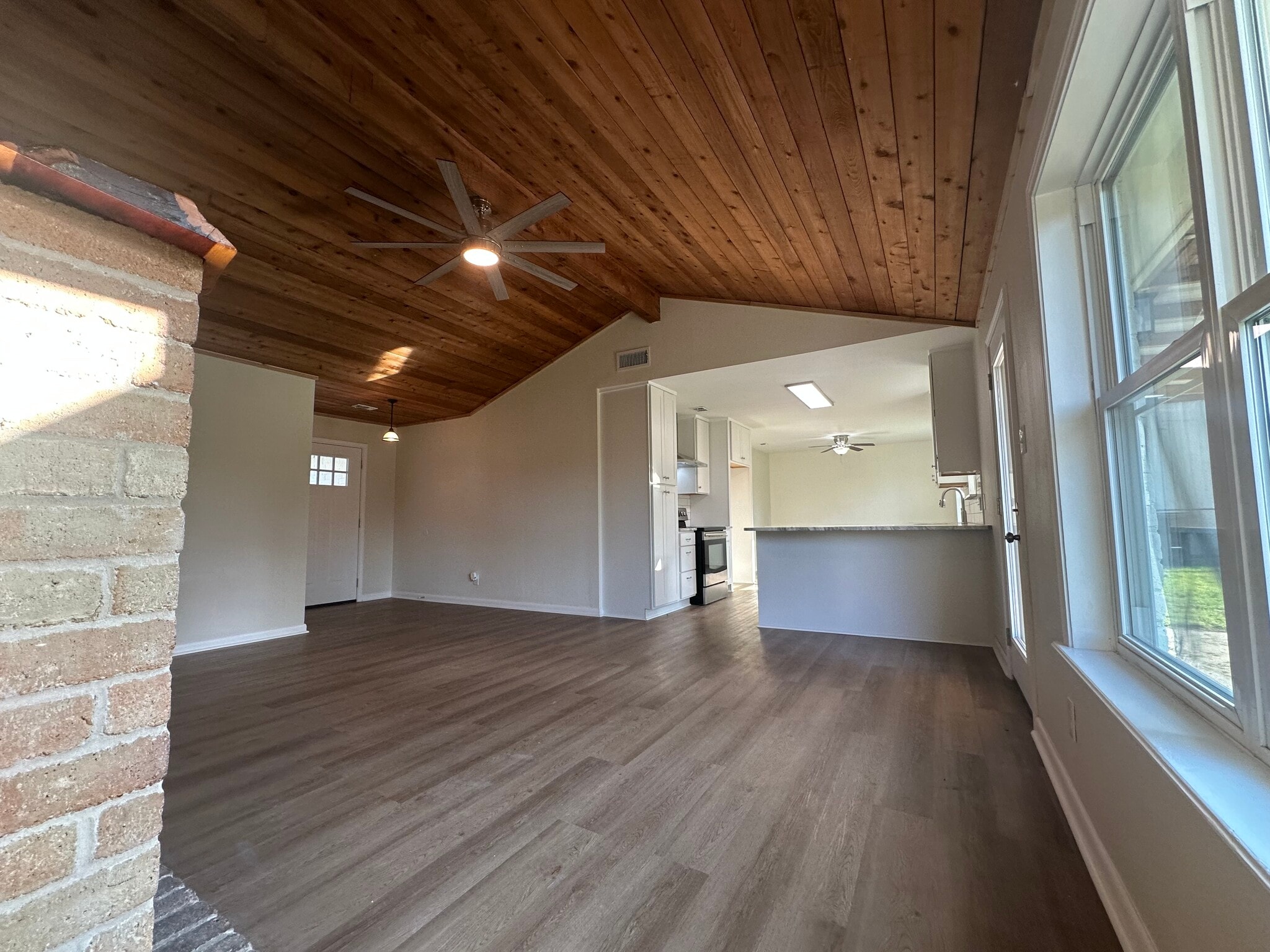 Building Photo - 241 Buck Square St