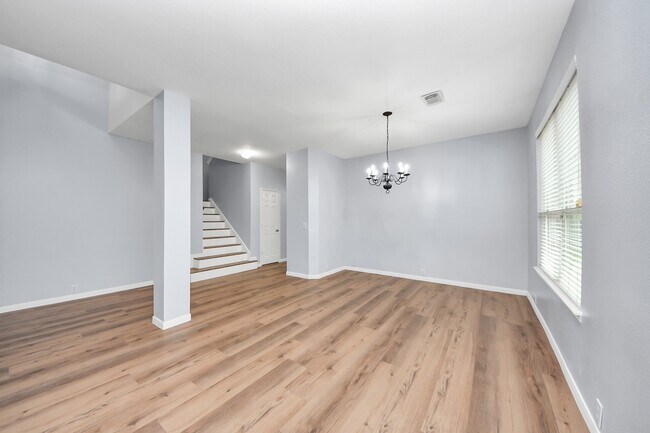 Building Photo - 9002 Sundown Dr