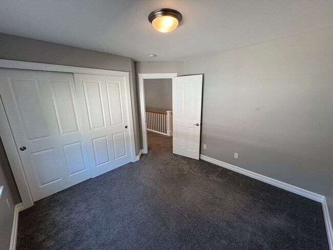 Building Photo - 2504 Fir Crest Blvd