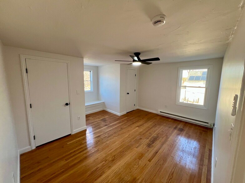 Building Photo - 40 Watch St