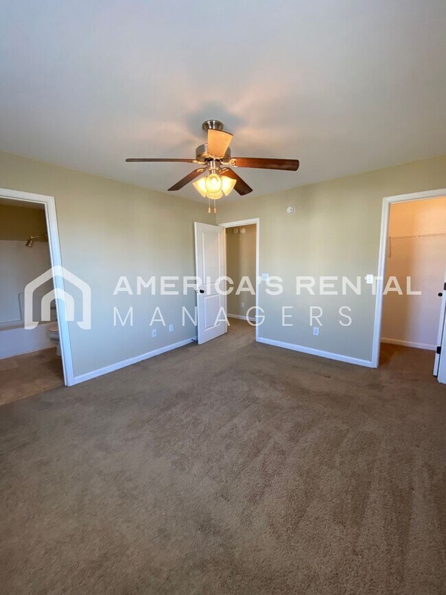 Building Photo - Townhome Available in Calera!! Available to View Now!!!