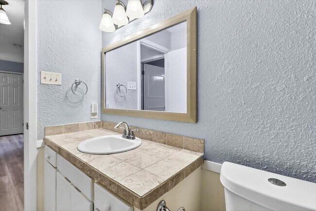 Building Photo - 1749 Dawn Breeze Dr