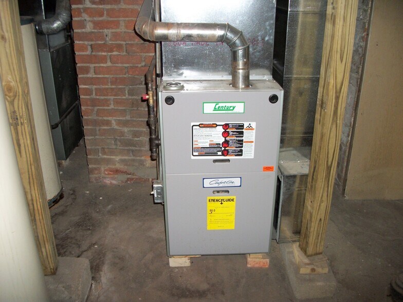 Building Photo - 262 Bond St