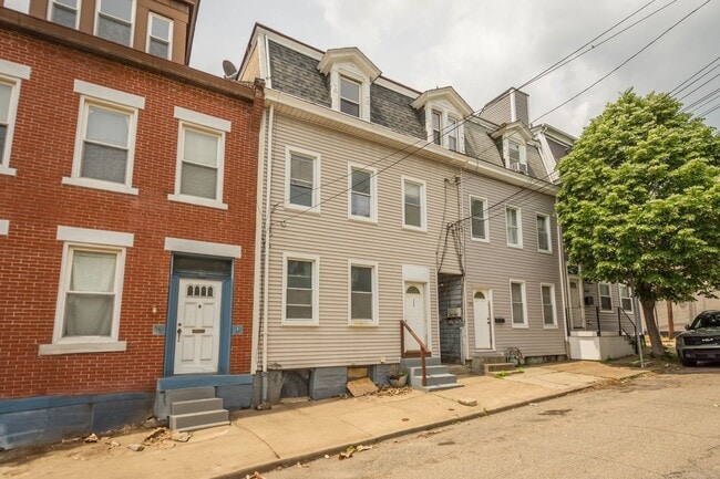 Building Photo - 346 39th St