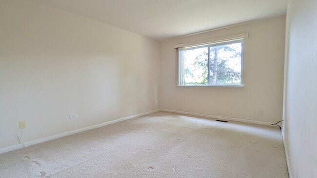 Building Photo - 937 Huntington Dr