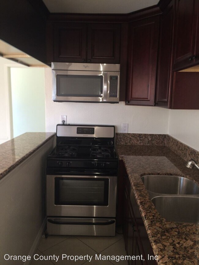 Building Photo - 714-718 W 20th St