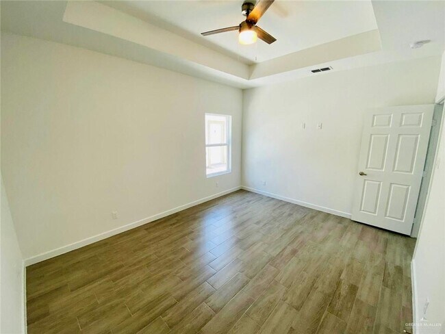 Building Photo - 19 Marcela Dr