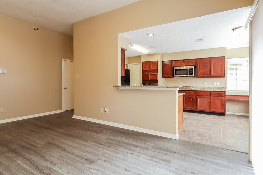 Building Photo - 7831 Poitiers Dr