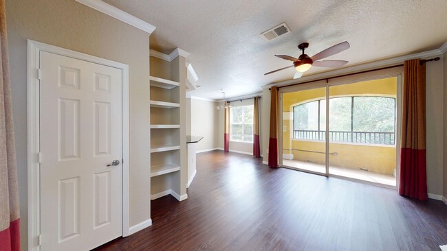 Building Photo - Beautiful 2 bedroom 1 bathrrom condo in Vi...