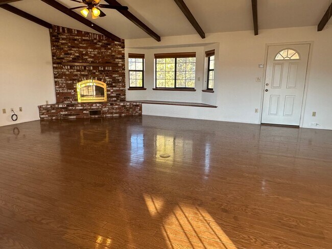 Building Photo - Bear Valley 3+4 with over 4 acres! MUST SEE!