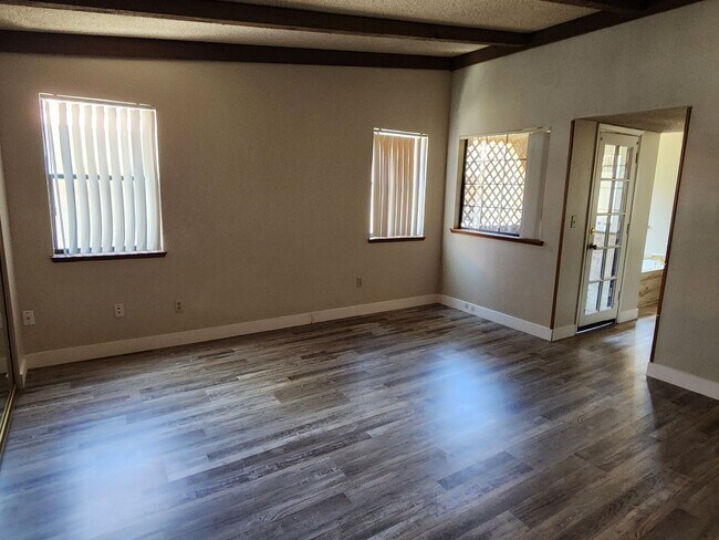 Building Photo - 4740 O'Bannon Dr