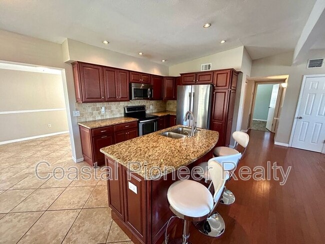Building Photo - 4106 W San Rafael St