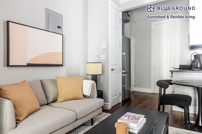 Building Photo - 246 Mott St