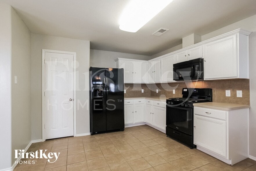 Building Photo - 1419 Rosebay Rd