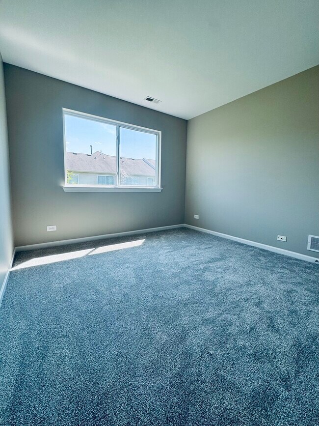 Building Photo - 404 N Patriot Dr