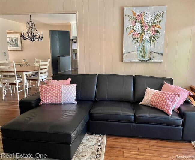 Building Photo - 5255 Folkstone Dr