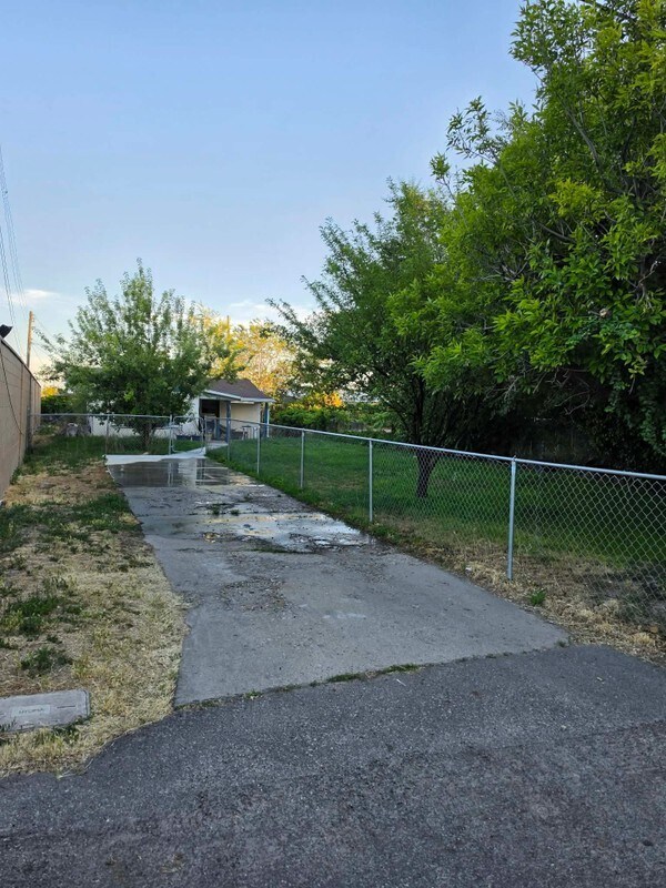 Building Photo - 1415 W 3350 S