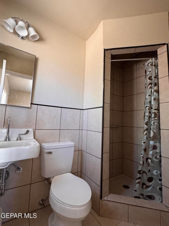 Building Photo - 743 Rodriguez Rd