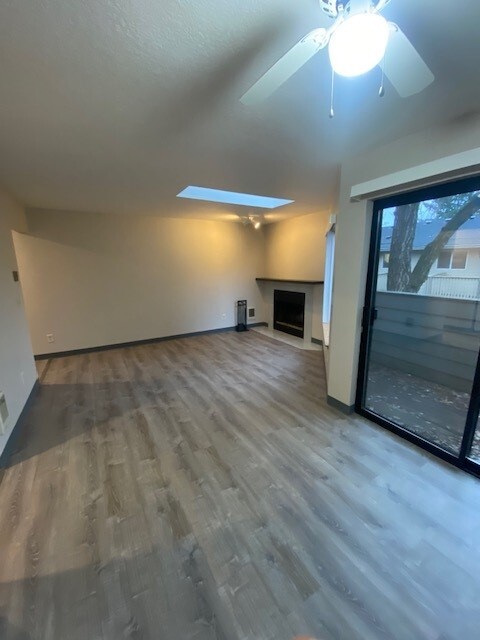 Living Room - Balcony - Maple View Apartments