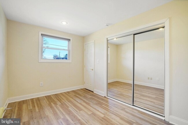 Building Photo - 6924 Kenfig Dr