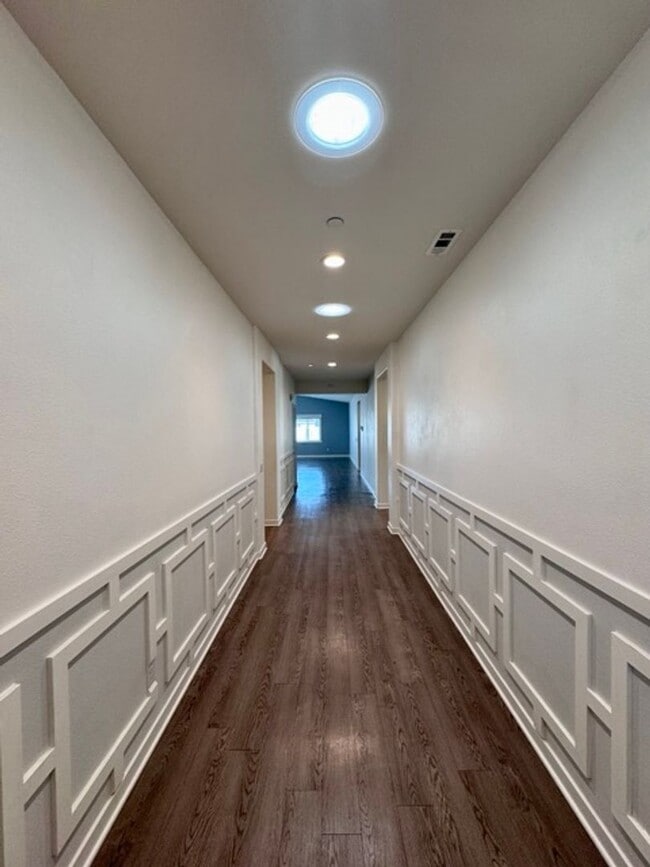 Building Photo - Stunning 2021 built 4 bedroom home for LEA...