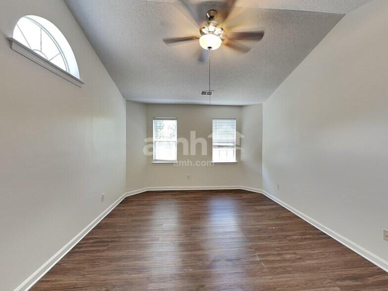 Building Photo - 14701 Pomerol Ln