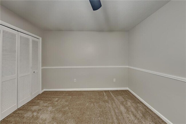 Building Photo - 6627 Windwood Cir