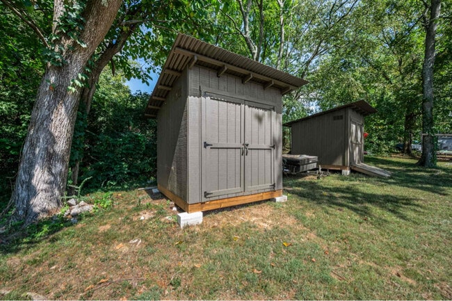 Building Photo - 4321 Central Valley Dr