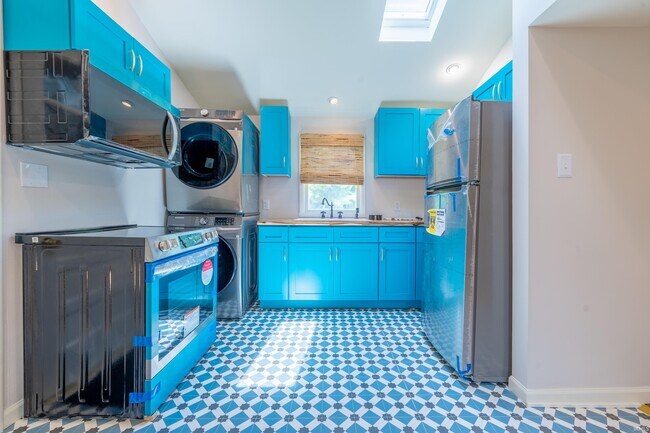 Building Photo - 2605 S Bryan St