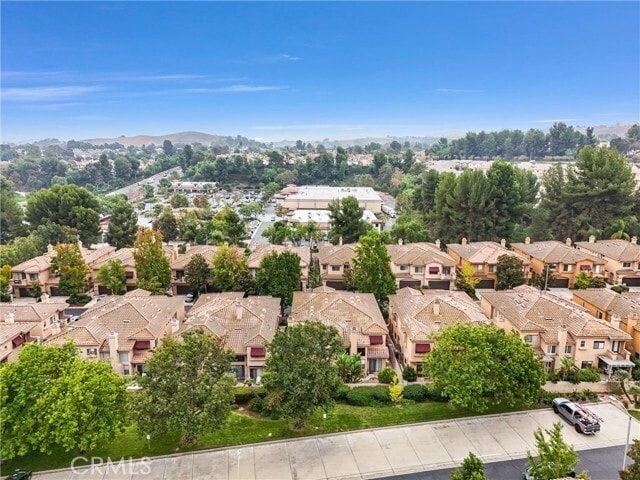 Building Photo - 2074 Lakeshore Dr