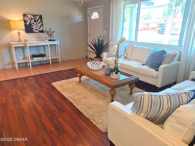 Building Photo - 737 5th St