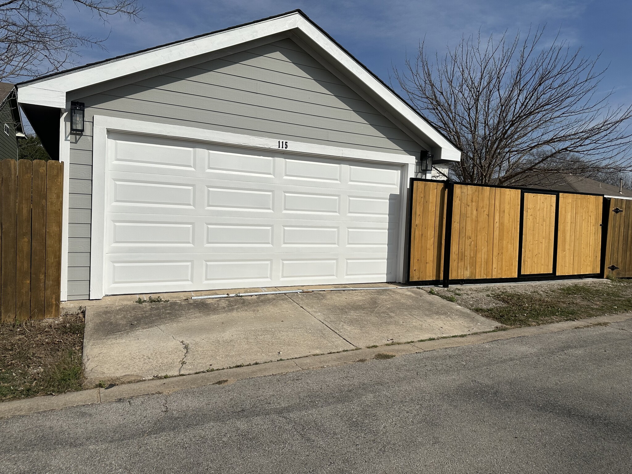 Building Photo - 115 Mist Flower Dr