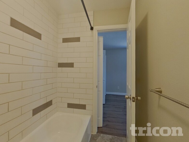 Building Photo - 1228 N Chelton Rd