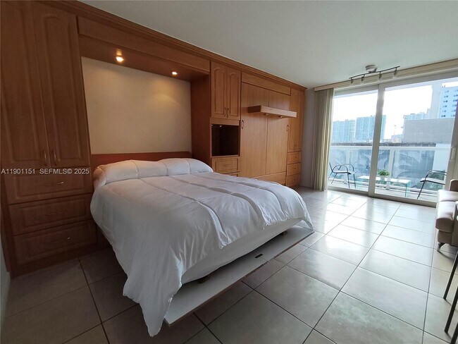 Building Photo - 19201 Collins Ave