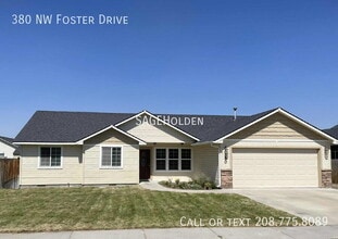 Building Photo - 380 NW Foster Dr