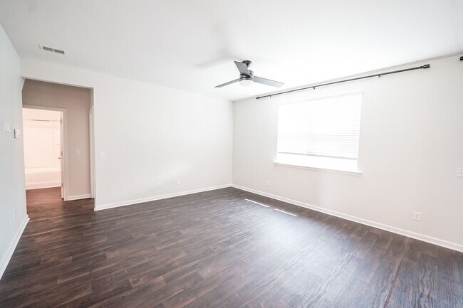 Building Photo - Coming Available!