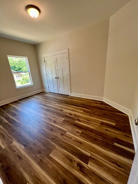 Building Photo - 3912 Meadow Ln