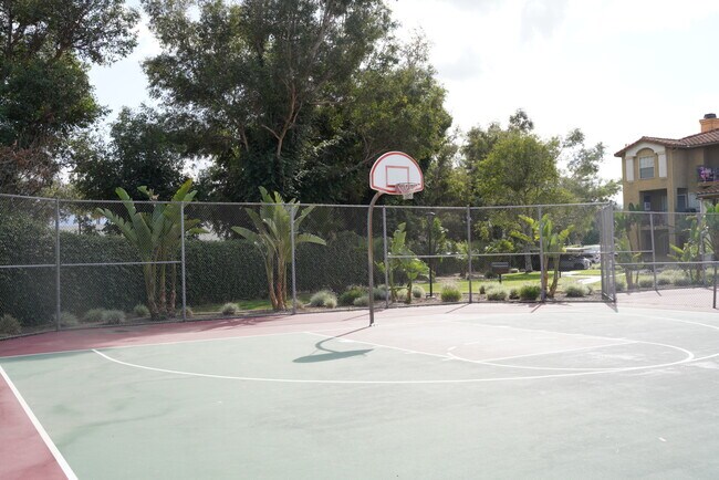 Building Photo - 2090 Highpointe Dr