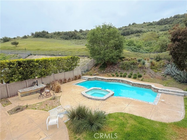 Building Photo - 5 Roadrunner Ct