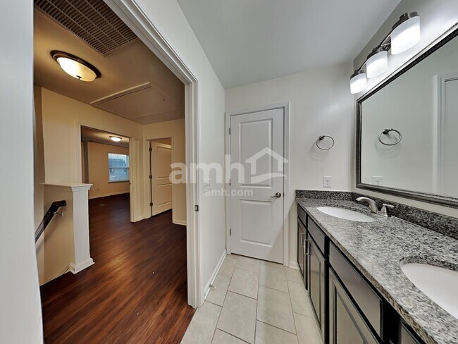 Building Photo - 108 Martello Rd