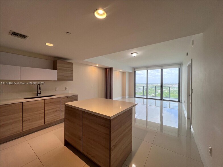 Building Photo - 16385 Biscayne Blvd