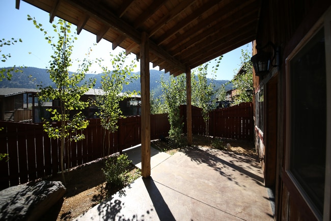 Building Photo - 751 Sun Pillar Loop