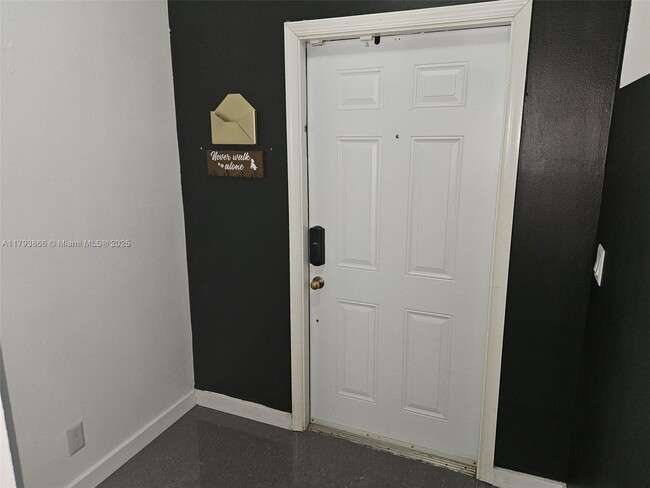 Building Photo - 117 SW 96th Ave