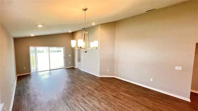 Building Photo - 1097 SILAS St
