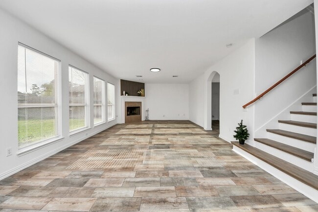 Building Photo - 322 Burris Park Dr