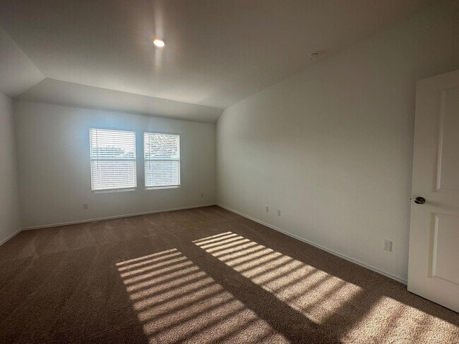 Building Photo - 167 Jeffers